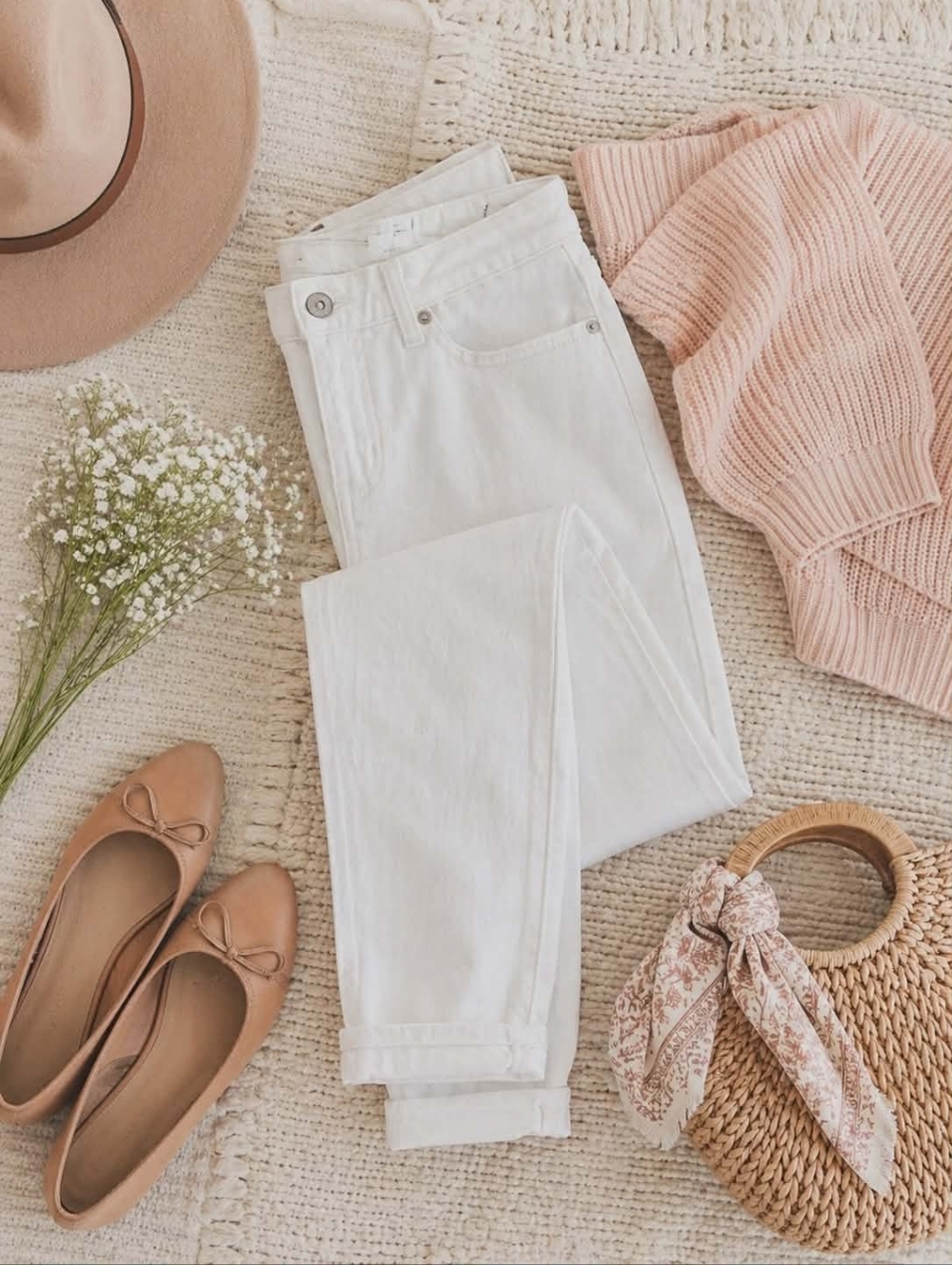 LC Lauren Conrad Women's White Straight Leg Jeans With Frayed Cuffed Bottom. S